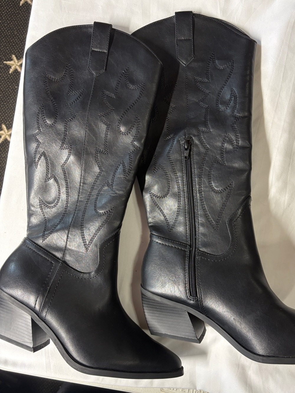 Mid-Calf Black Heeled Western Boots